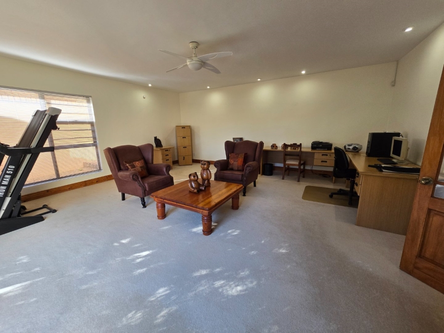 3 Bedroom Property for Sale in Kiepersol Free State